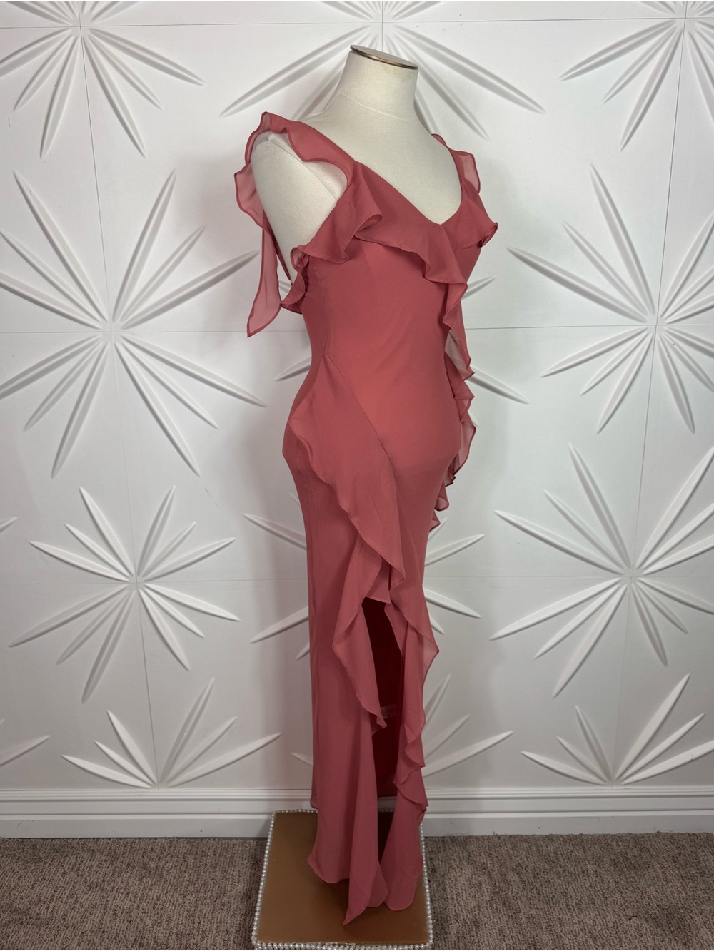 Express Flowy Georgette Ruffle Midi Dress - Picture 4 of 11